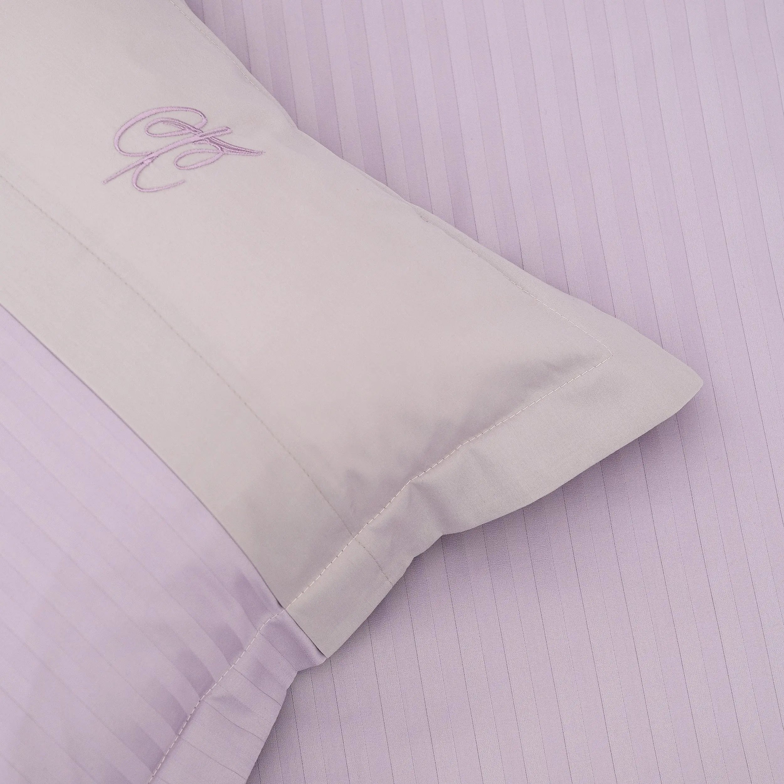 Lenjerie de pat 2 persoane Mov din Bumbac 100% satinat dens cu dungi, personalizabilă – LILAC STRIPES