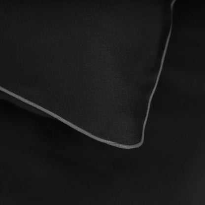 Textură fină din bumbac 100% natural pe lenjeria de pat Elegant Black pentru dormitor