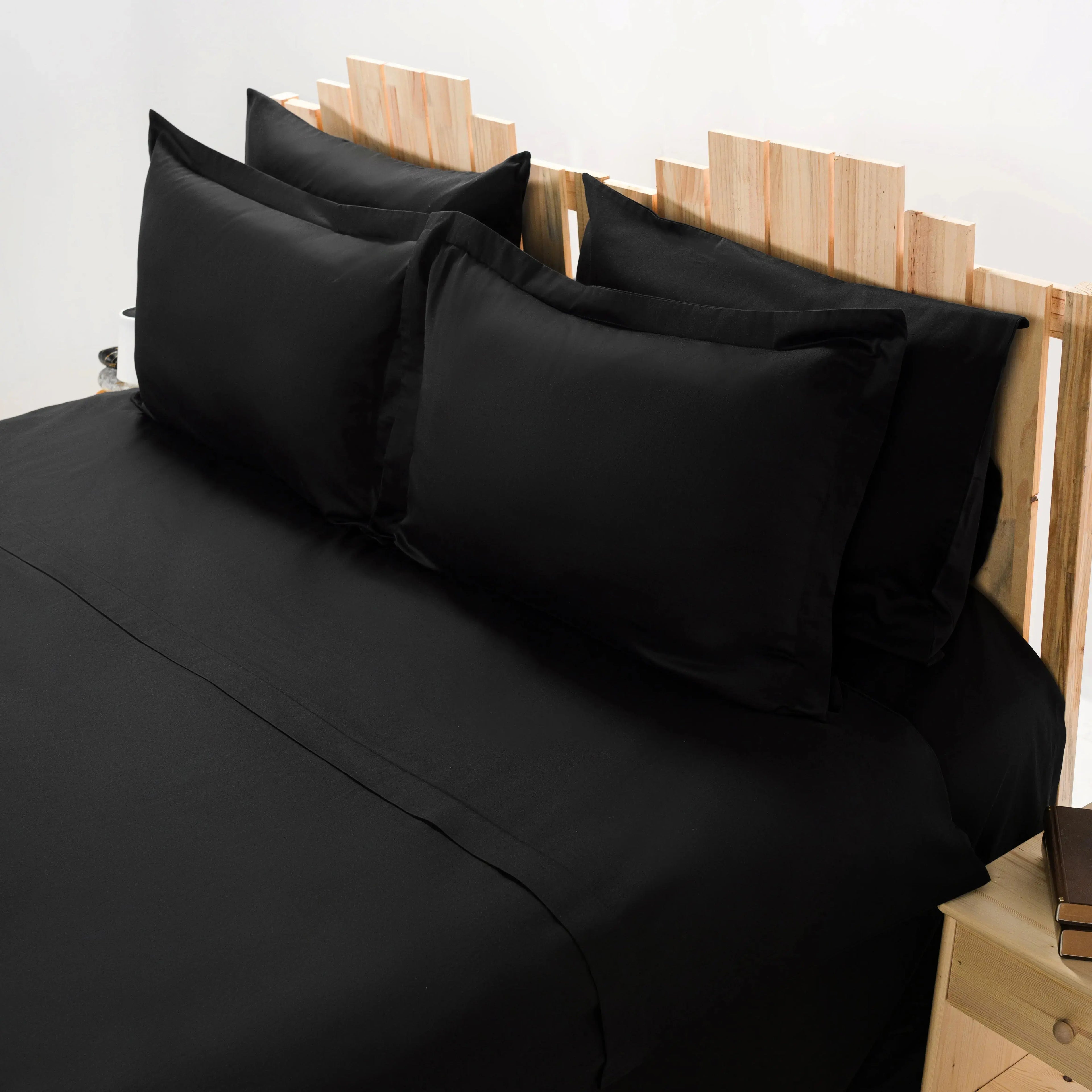Lenjerie de pat 1 persoană Neagră din bumbac satinat dens simplă, personalizabilă – SIMPLE BLACK CasaCrystal CasaCrystal