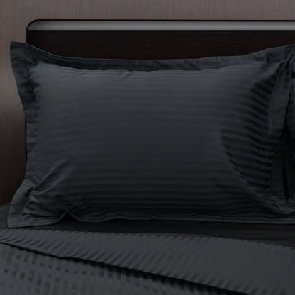 Lenjerie de pat 2 persoane Negru din Bumbac 100% satinat dens cu dungi, personalizabilă – BLACK STRIPES