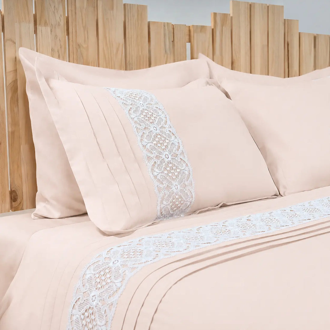 Lenjerie de pat 1 persoană Nude din bumbac satinat dens fără broderie cu motive dantelă, personalizabilă – ADELA