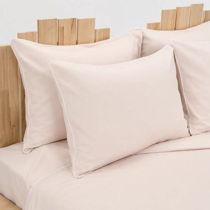 Lenjerie de pat 2 persoane Nude din Bumbac 100% satinat dens, cu margine albă, personalizabilă – ELEGANT NUDE