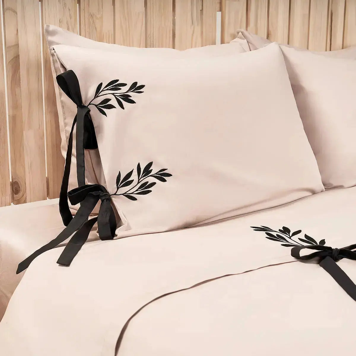Textură fină din bumbac 100% natural pe lenjeria Mulan pentru somn confortabil