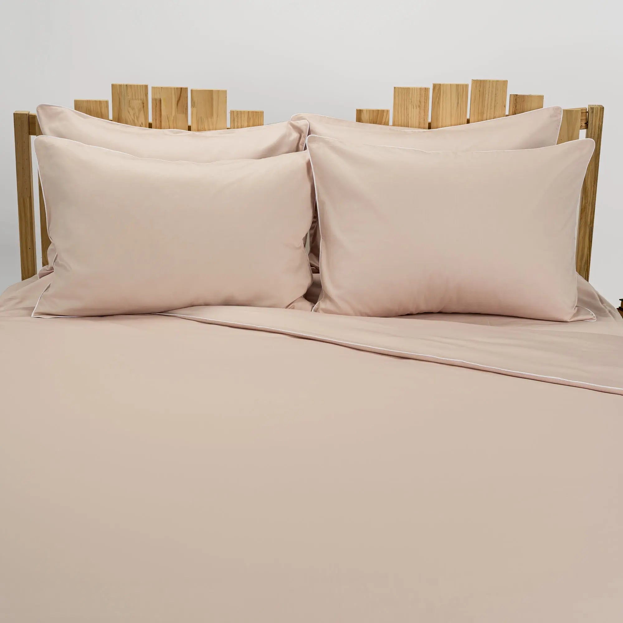 Lenjerie de pat 2 persoane Nude din bumbac satinat dens simplă, personalizabilă – ELEGANT NUDE CASA CRYSTAL CasaCrystal