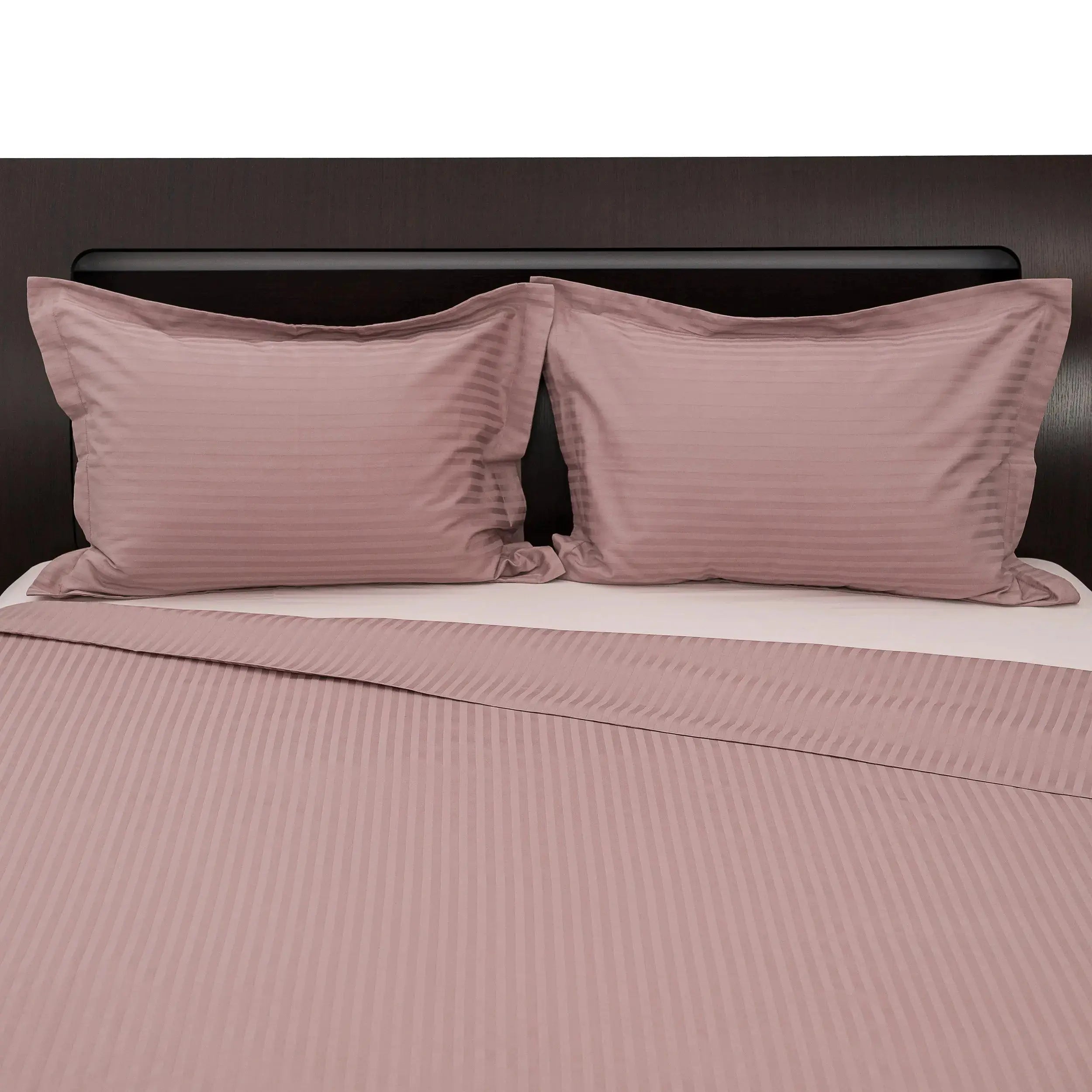 Lenjerie de pat 2 persoane Roz Pudrat din Bumbac 100% satinat dens cu dungi, personalizabilă – BLUSH STRIPES CASA CRYSTAL CasaCrystal
