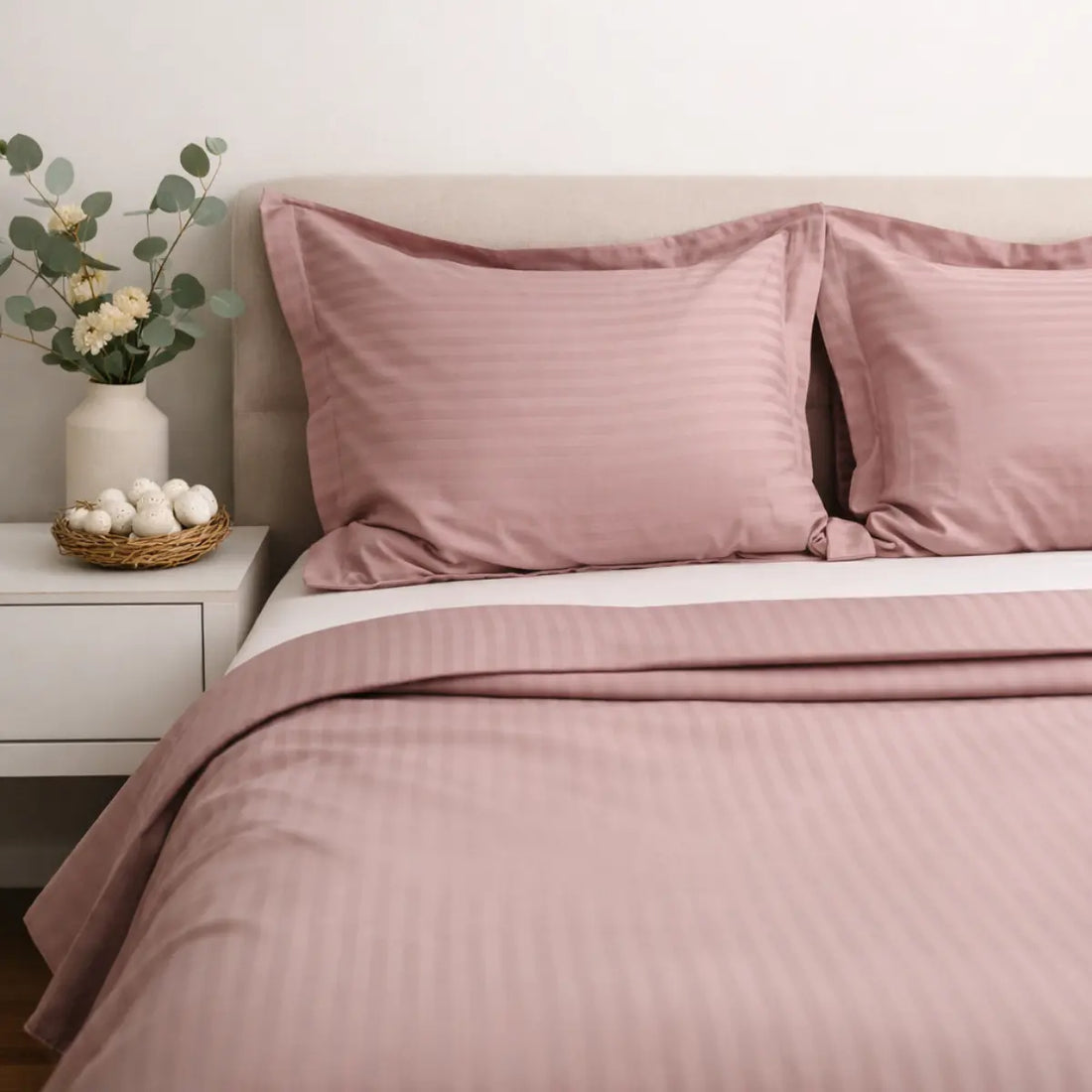 Lenjerie de pat 2 persoane Roz Pudrat din Bumbac 100% satinat dens cu dungi, personalizabilă – BLUSH STRIPES