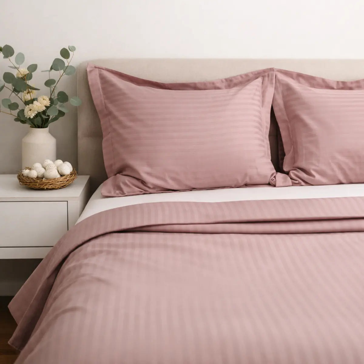 Lenjerie de pat 2 persoane Roz Pudrat din Bumbac 100% satinat dens cu dungi, personalizabilă – BLUSH STRIPES
