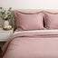 Lenjerie de pat 2 persoane Roz Pudrat din Bumbac 100% satinat dens cu dungi, personalizabilă – BLUSH STRIPES