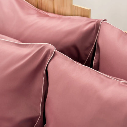 Lenjerie de pat 2 persoane Roz din Bumbac 100% satinat dens, cu margine roz, personalizabilă – ELEGANT PINK
