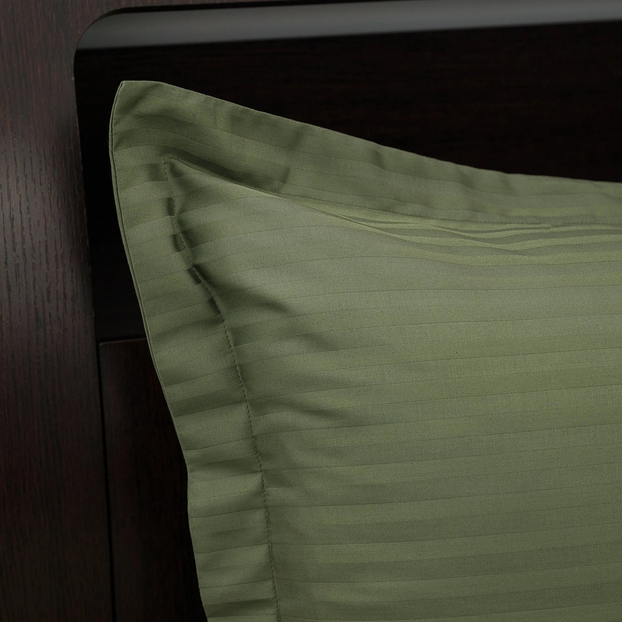 Lenjerie de pat 2 persoane Verde din Bumbac 100% satinat dens cu dungi, personalizabilă – GREEN STRIPES