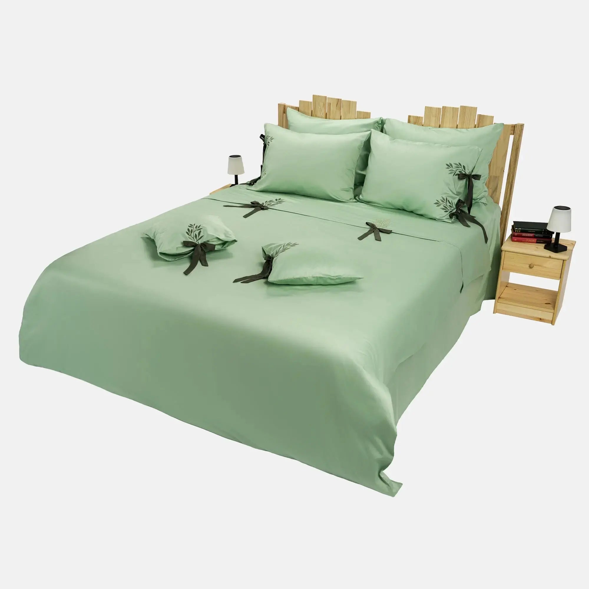 Lenjerie de pat 1 persoană Verde din bumbac satinat brodată cu motive florale, personalizabilă – TIANA CasaCrystal CasaCrystal
