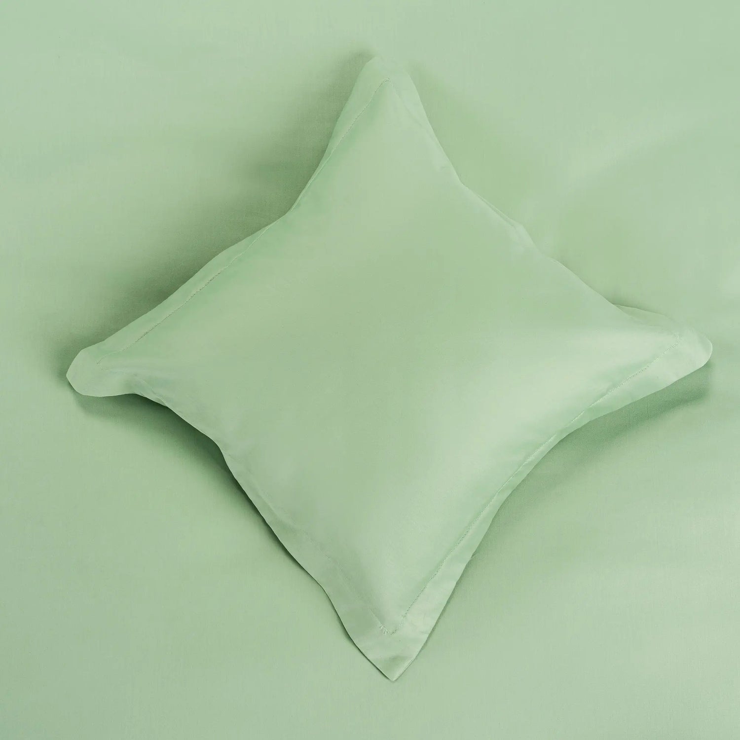 Lenjerie de pat 2 persoane Verde din bumbac satinat dens simplă, personalizabilă – SIMPLE MINT CASA CRYSTAL CasaCrystal