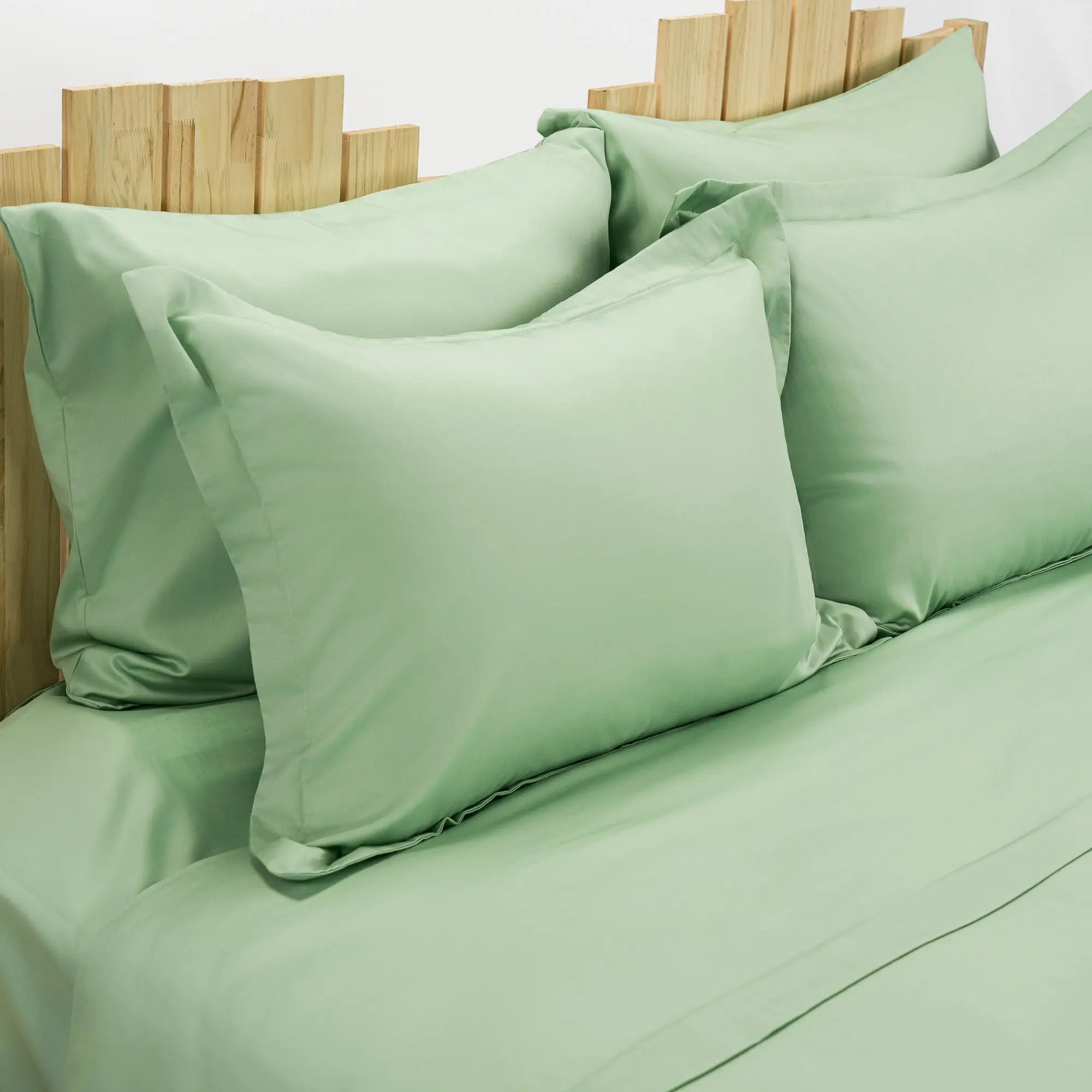 Lenjerie de pat 2 persoane Verde din bumbac satinat dens simplă, personalizabilă – SIMPLE MINT CASA CRYSTAL CasaCrystal