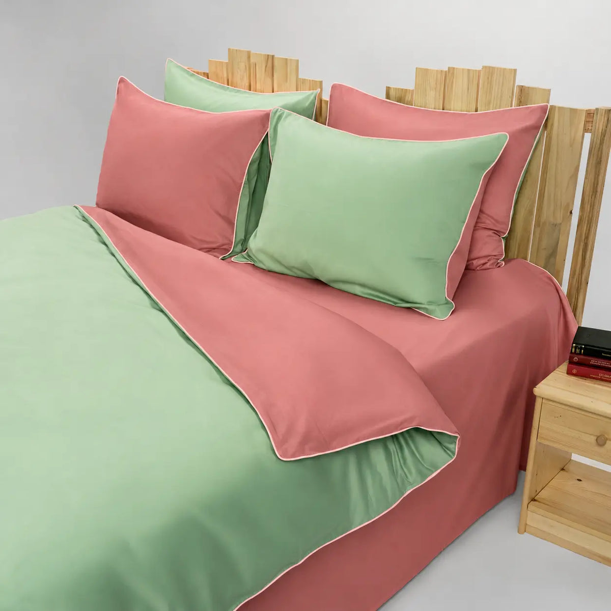 Lenjerie de pat 2 persoane Verde și Roz, cu două fețe, din Bumbac 100% satinat dens, personalizabilă – STRAWBERRY MATCHA