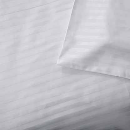 Lenjerie de pat 2 persoane Albă din Bumbac 100% satinat dens cu dungi, personalizabilă – WHITE STRIPES