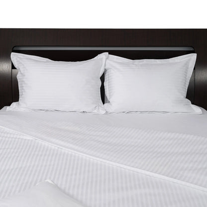 Lenjerie de pat 2 persoane Albă din Bumbac 100% satinat dens cu dungi, personalizabilă – WHITE STRIPES