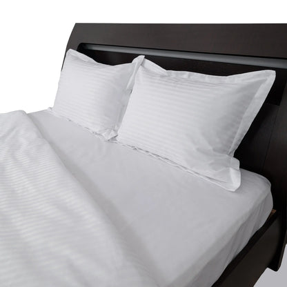 Lenjerie de pat 2 persoane Albă din Bumbac 100% satinat dens cu dungi, personalizabilă – WHITE STRIPES