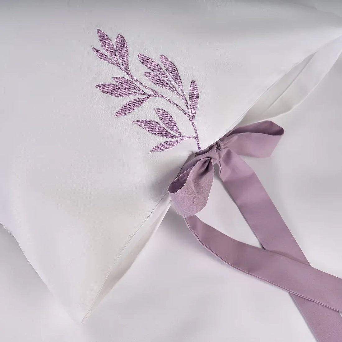 Set lenjerie Belle pentru pat matrimonial, bumbac natural, broderie discretă