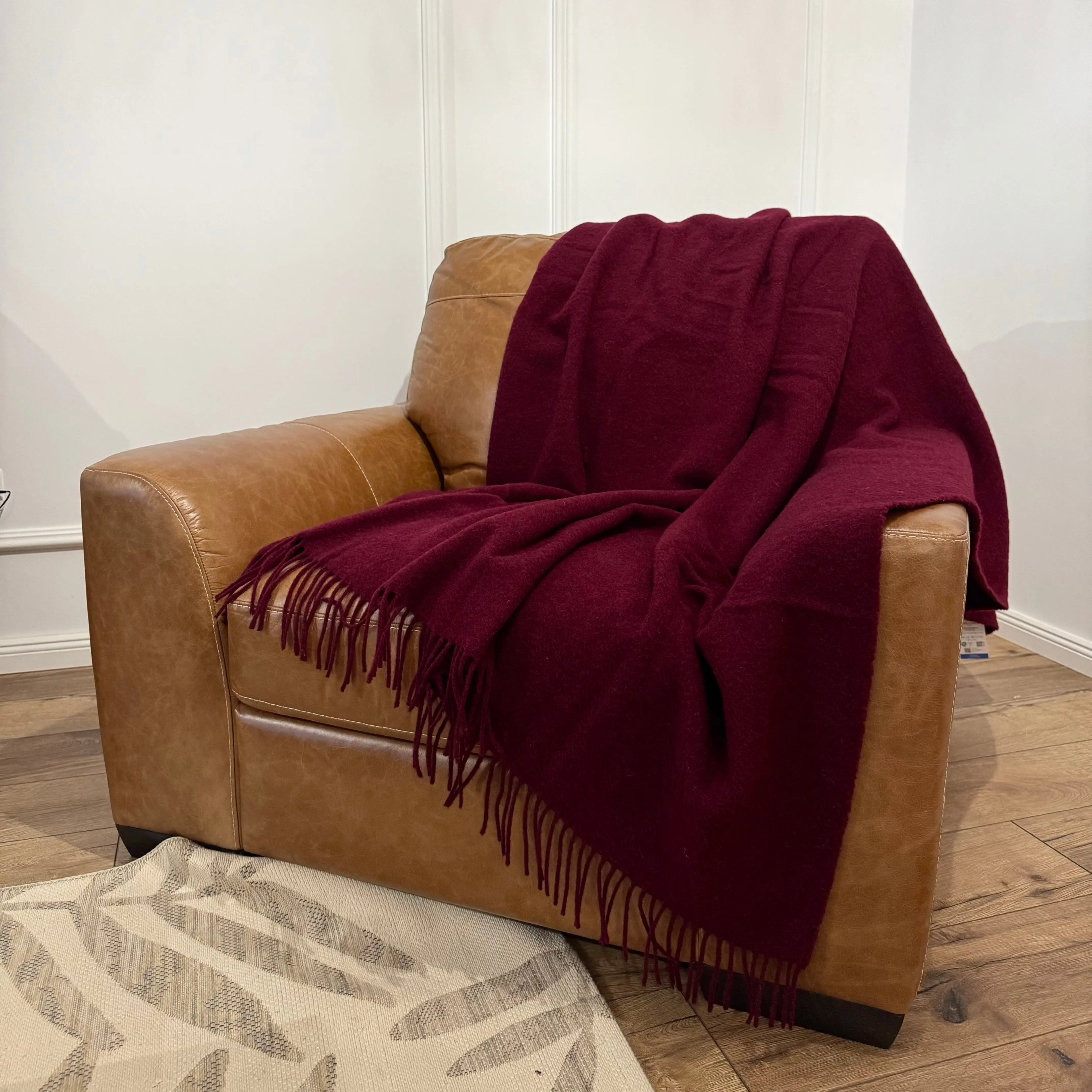 Pătură Din 100% Lână Noua Zeelandă visinie 140x200cm | Model ZELANDIA Red CASA CRYSTAL CasaCrystal