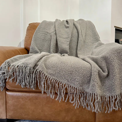 Pătură moale și pufoasă din lână, ideală pentru decoruri moderne