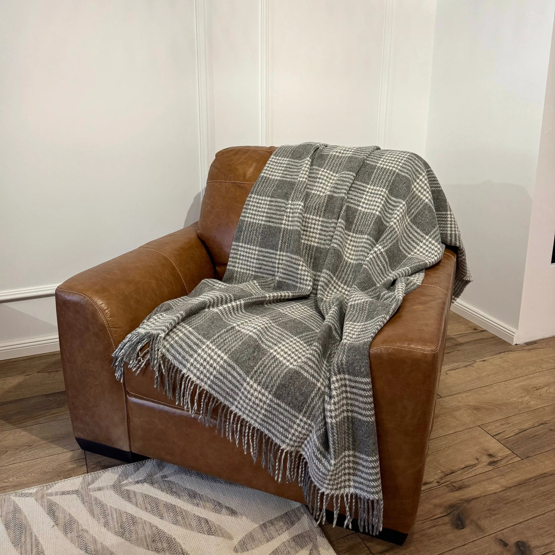 Pătură Din Lână Gri 50% 140x200cm | Model KORSIKA Grey Carouri CASA CRYSTAL CasaCrystal