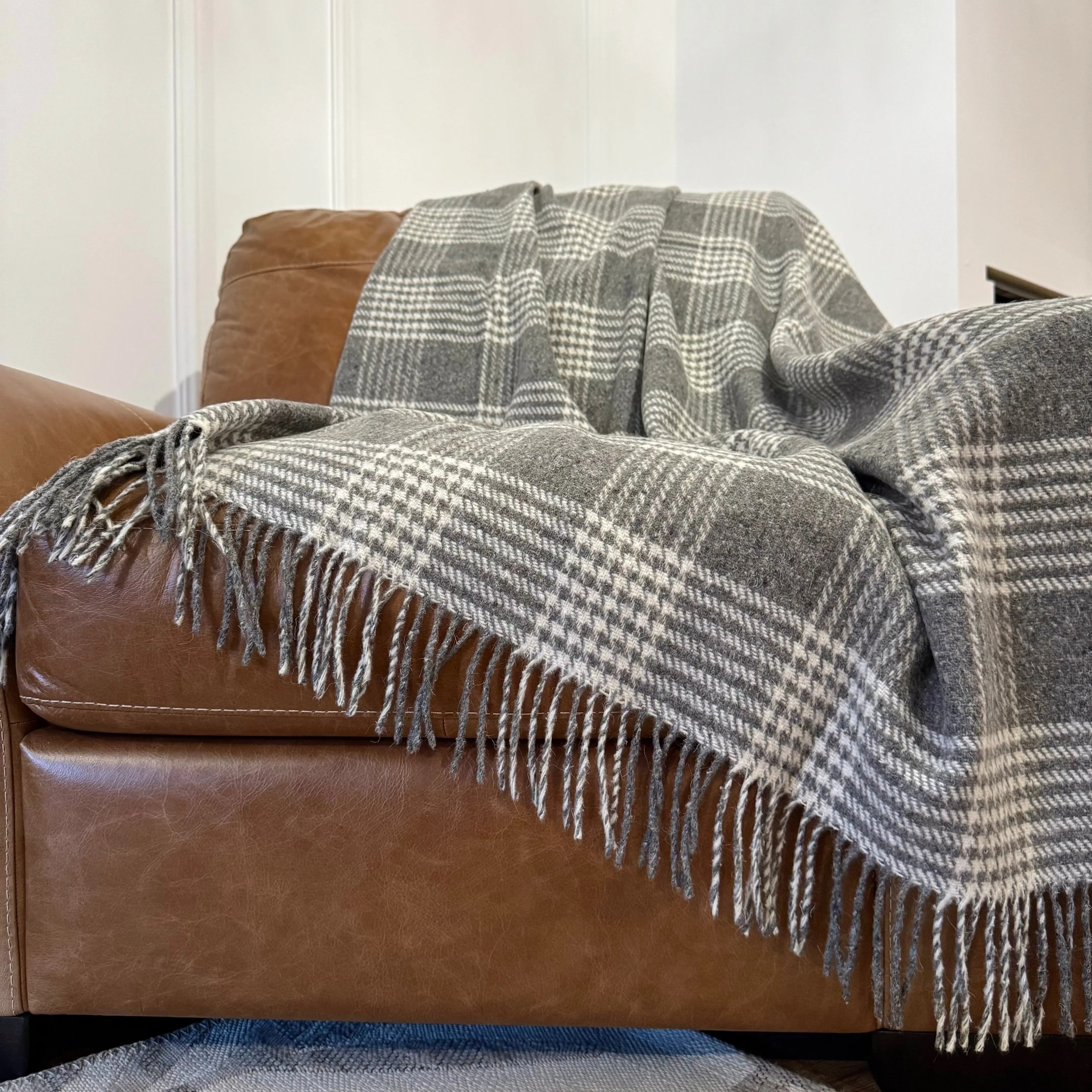 Pătură Din Lână Gri 50% 140x200cm | Model KORSIKA Grey Carouri CASA CRYSTAL CasaCrystal