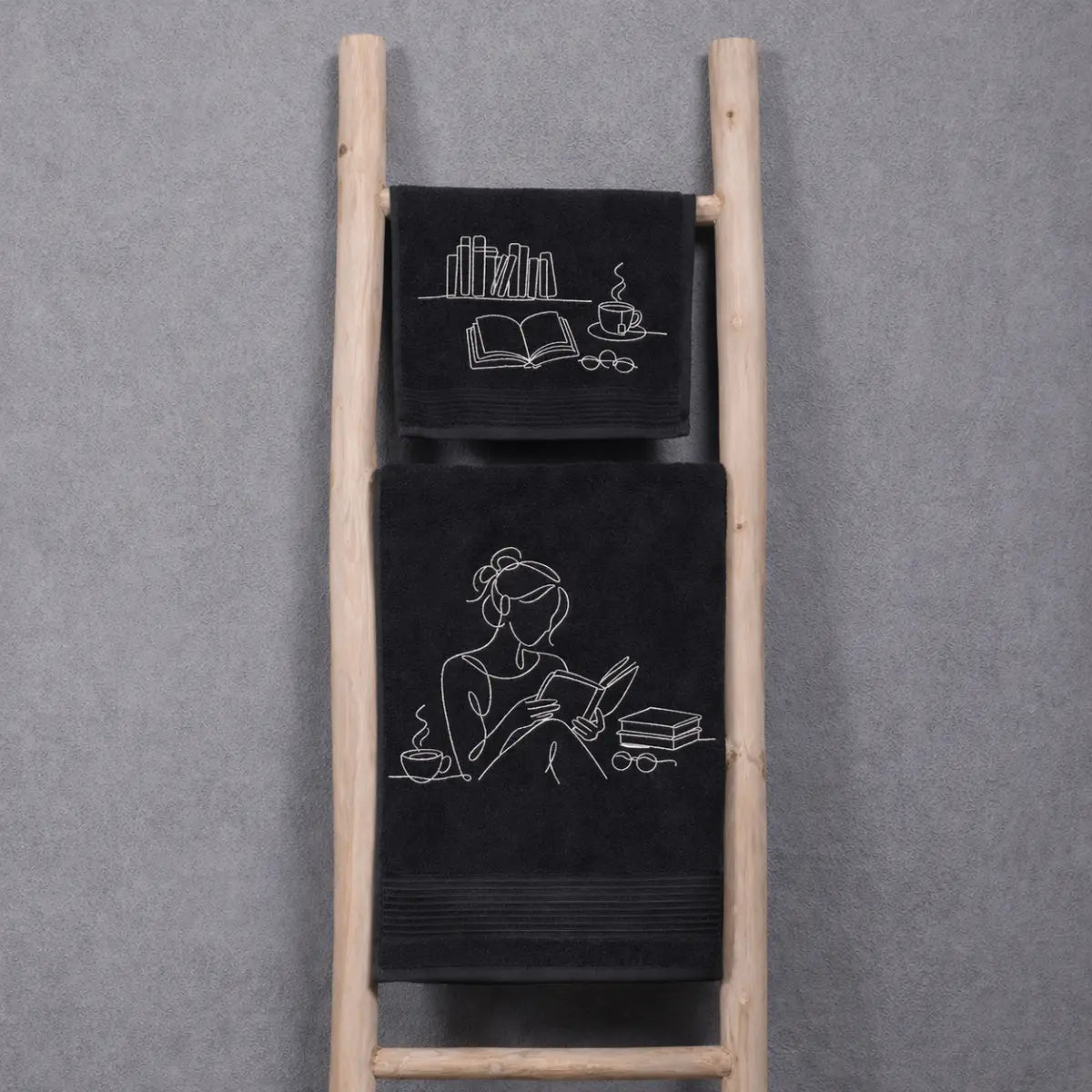 prosoape de baie negre, set de 2, cu broderie cu o fata citind, perfecte pentru un iubitor de carti