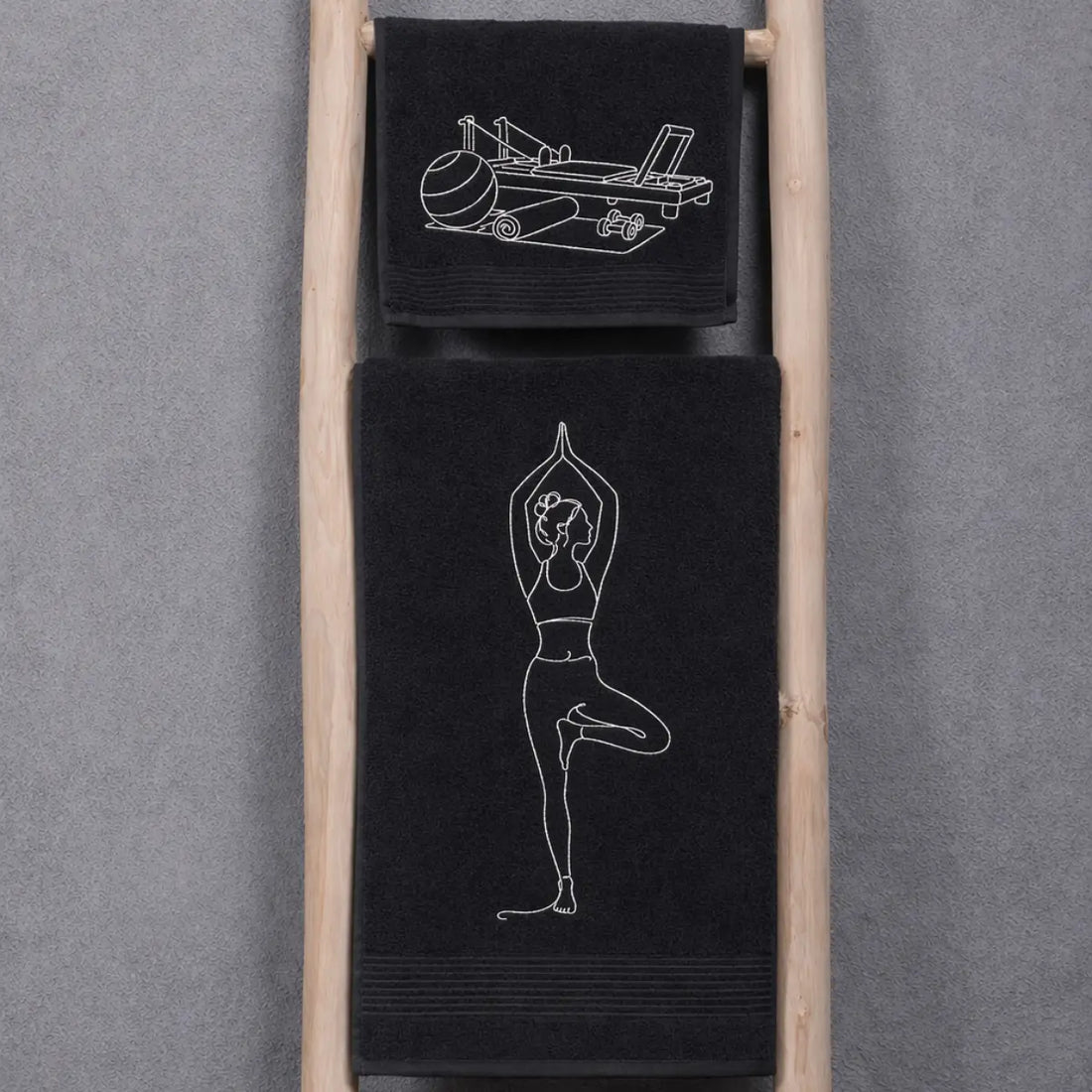 Prosop Baie din Bumbac și Bambus Negre 600g/mp brodate - Set 2 Piese - Pilates lover - Complet Personalizabil