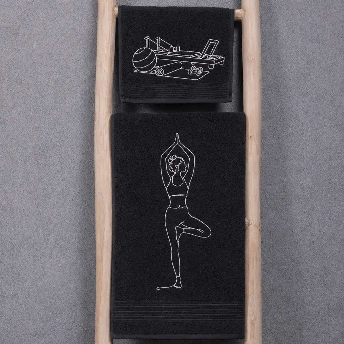 Prosop Baie din Bumbac și Bambus Negre 600g/mp brodate - Set 2 Piese - Pilates lover - Complet Personalizabil