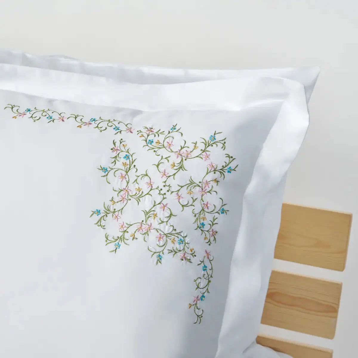 Fețe de pernă și cearceaf Dandy din bumbac 100% natural, aspect rafinat