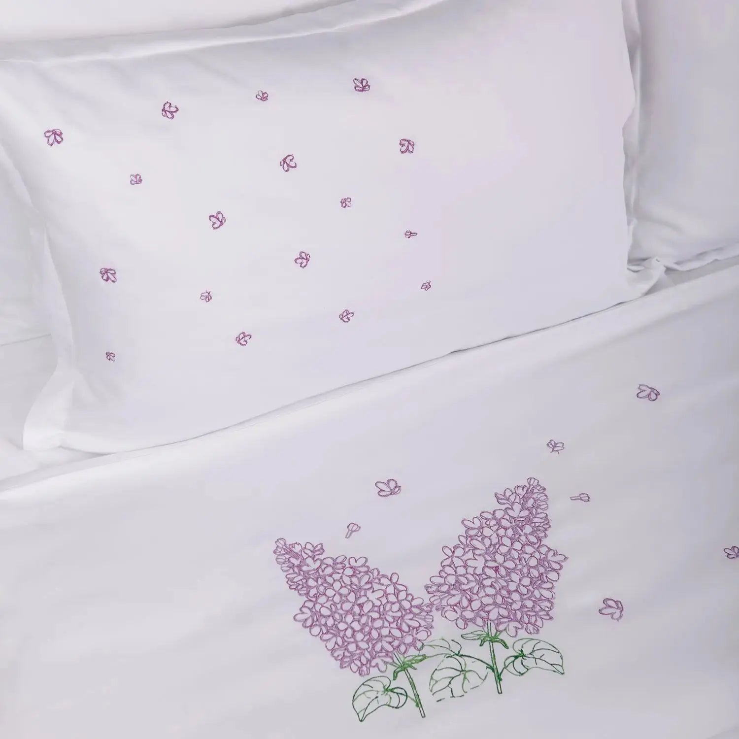 Lenjerie de pat Liliac din bumbac 100% natural, design rafinat și elegant, broderie cu flori de liliac – Casa Crystal